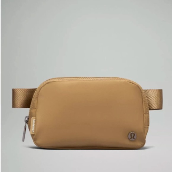 lululemon athletica Handbags - NWT Allspice lululemon Everywhere Belt Bag EBB (1L)